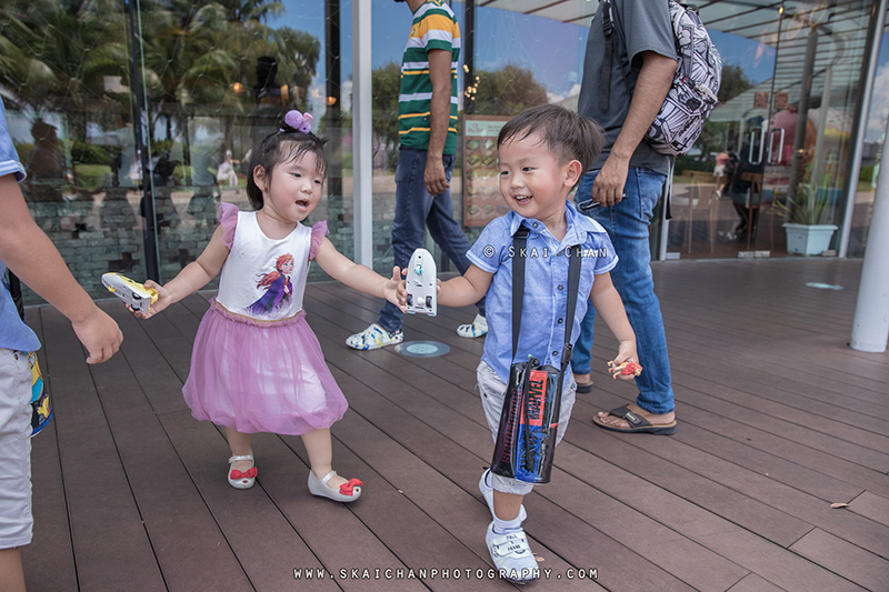 Children photoshoot with Nicholas, Jonathan & Iverina at Vivocity Rooftop