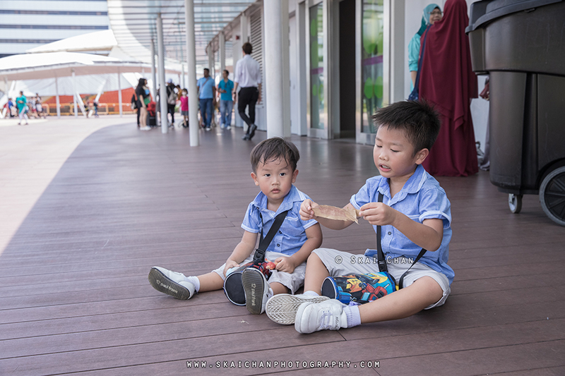 Children photoshoot with Nicholas, Jonathan & Iverina at Vivocity Rooftop