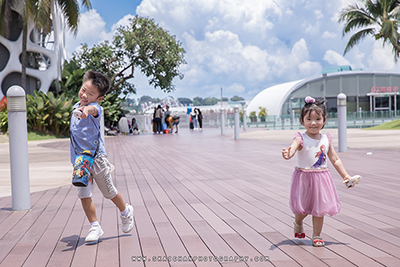 Outdoor Children Photoshoot - Nicholas, Jonathan & Iverina @ Vivocity Rooftop