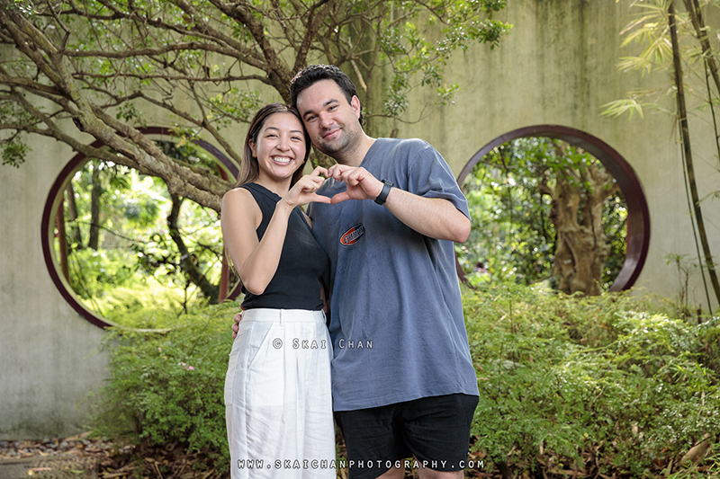 Outdoor couple photoshoot with Andre & Yen at Chinese Garden & Supertree Groves (Gardens By The Bay)