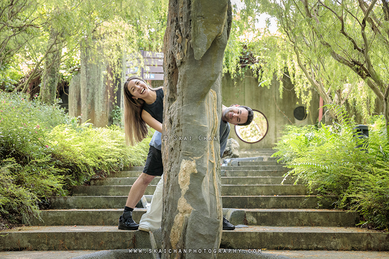 Outdoor couple photoshoot with Andre & Yen at Chinese Garden & Supertree Groves (Gardens By The Bay)