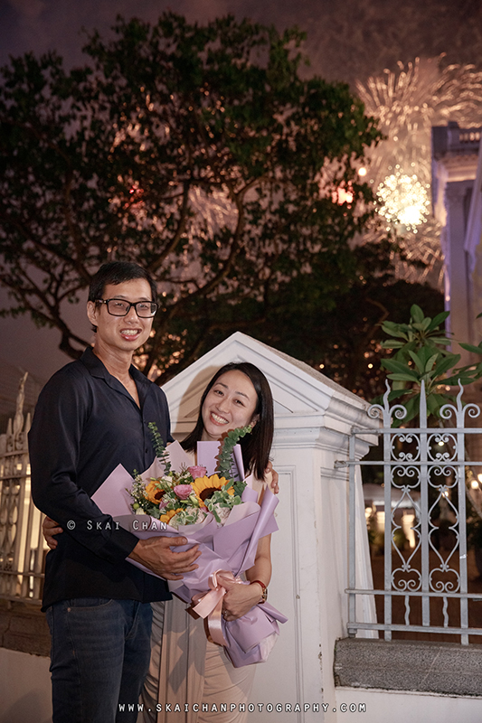 Outdoor fireworks couple photoshoot with Raymond & Serena at Old Parliament Lane