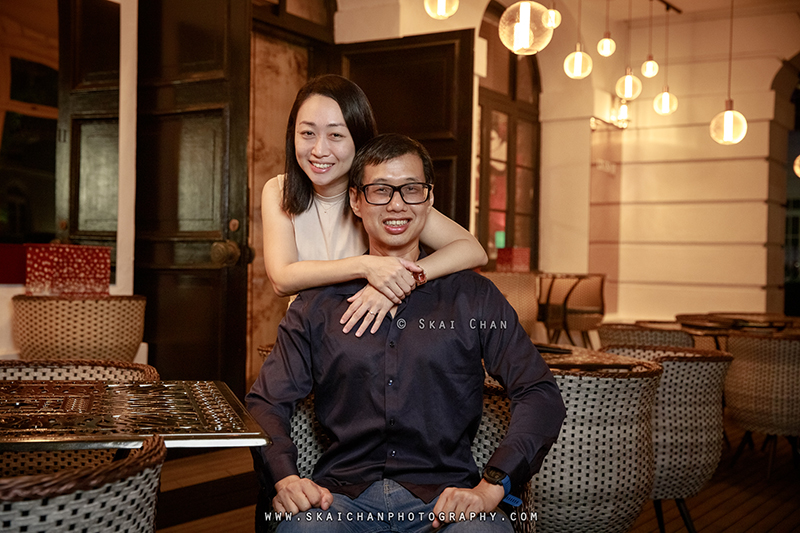 Night couple photoshoot with Raymond & Serena at Promenade Boat Quay