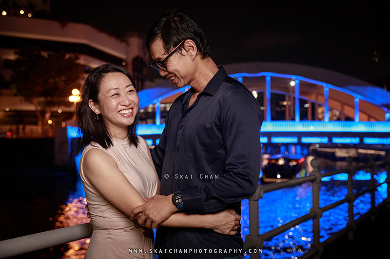 Night couple photoshoot with Raymond & Serena at Promenade Boat Quay