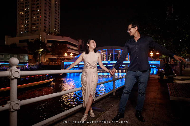 Night couple photoshoot with Raymond & Serena at Promenade Boat Quay