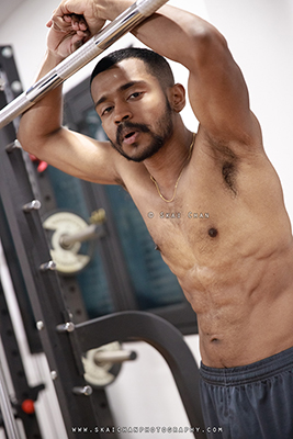 Indoor Men's Gym Fitness Photoshoot - Daniel Stephen @ Gold's Gym Singapore, Rochester Park