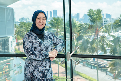 Indoor Corporate Headshot Photoshoot - Amee @ ONE°15 Marina