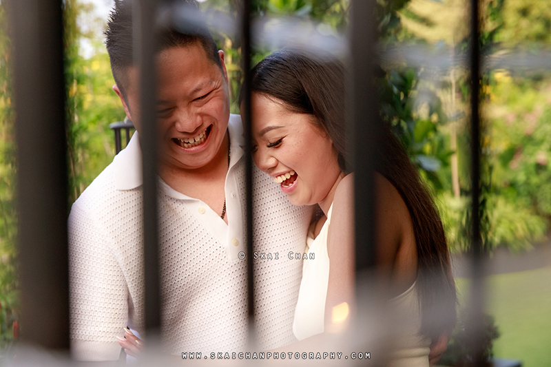 Outdoor couple photoshoot with Andy & Kristine at The SummerHouse