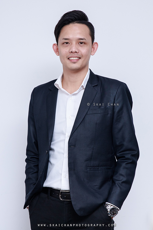Casual corporate headshot photoshoot with Sky @ Office