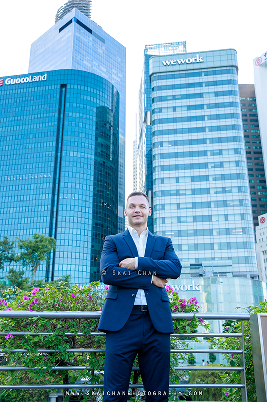 Outdoor casual corporate photoshoot with Patrick @ Merlion Park