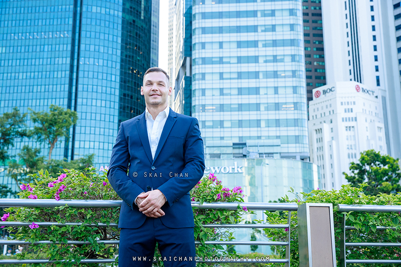 Outdoor casual corporate photoshoot with Patrick @ Merlion Park
