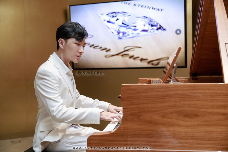 Piano photoshoot session with Leonard @ Steinway & Sons (ION Orchard)