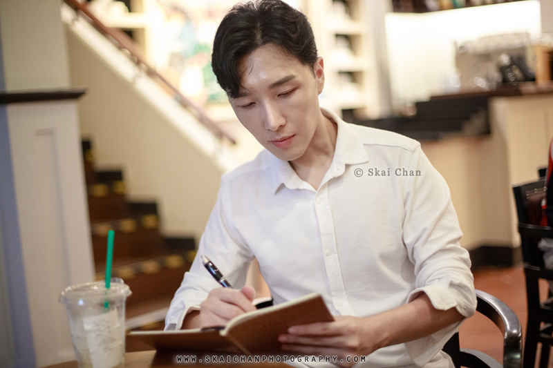 Lifestyle photoshoot session with Leonard @ Starbucks (Rochestor Park)