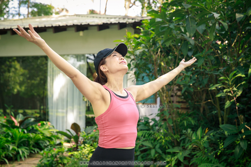 Outdoor fitness portrait photoshoot session with Cynthia Heng at Bishan-Ang Mo Kio Park