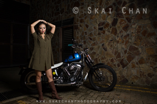 Casual outdoor portrait photography with ambient light Casual outdoor portrait photography with ambient light