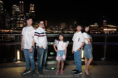 Family photographer in Singapore