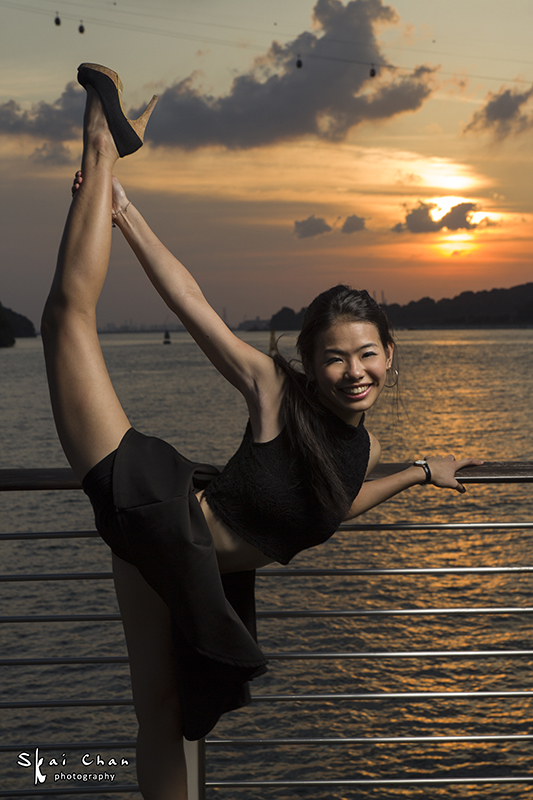 Dance, sunset & silhouette photoshoot with Yongpeck at Sentosa Boardwalk