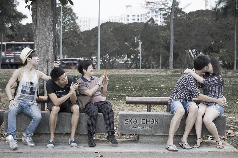 Creative and cute outdoor couple photoshoot with Derrick and Ariel at Jurong Lake Gardens