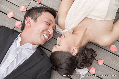 casual pre-wedding photoshoot in Singapore