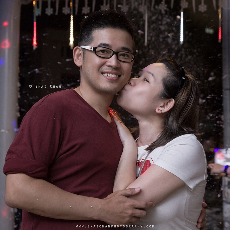 Christmas themed night couple photoshoot with Kaidi & Ivy at Marsiling