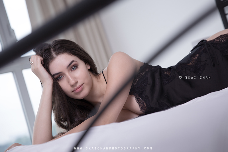 Bedroom boudoir photoshoot with Leila Barrick