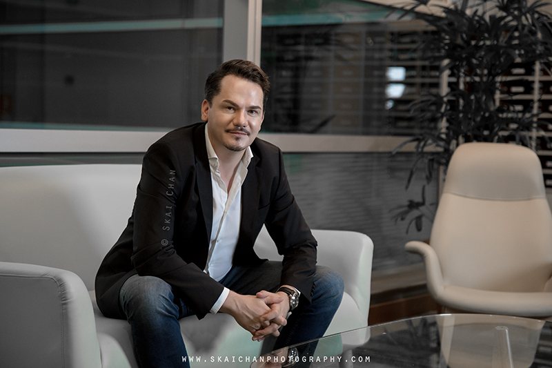 Corporate portrait photoshoot with Adam Tatarynowicz at Singapore Management University (SMU)