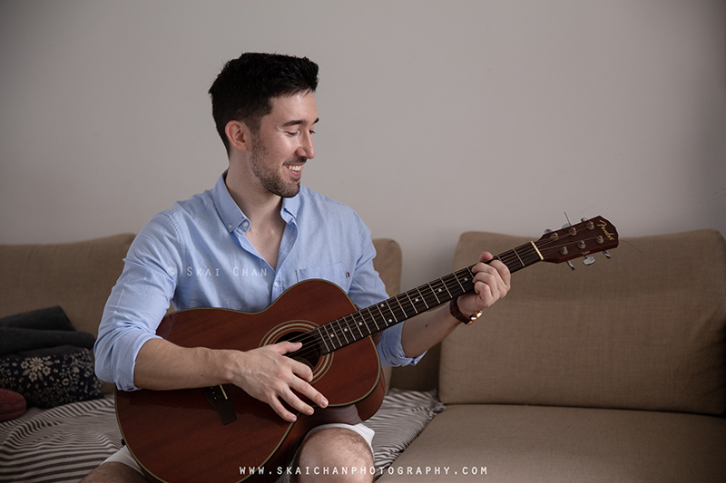 Music - Guitar photoshoot with Lukas Berger at home
