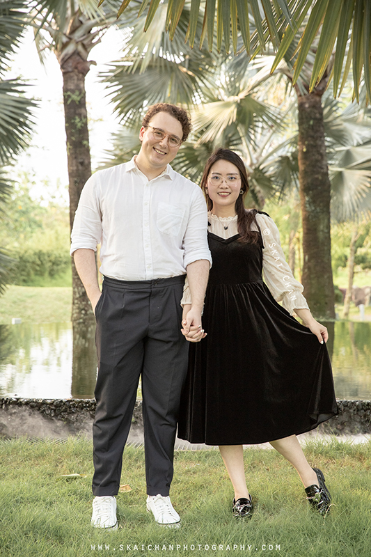 Outdoor casual couple photoshoot with Keagan & Nancy at Serene Garden @ Gardens By The Bay