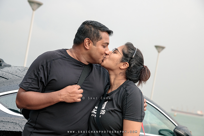 Outdoor dogs with owners photoshoot for Prakash & Darsheni at Marina Barrage