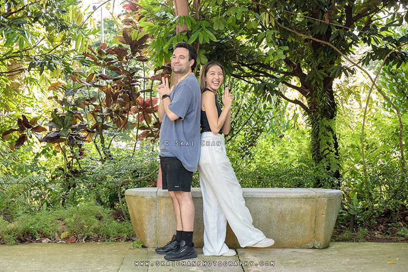 Outdoor couple photoshoot with Andre & Yen at Chinese Garden & Supertree Groves (Gardens By The Bay)