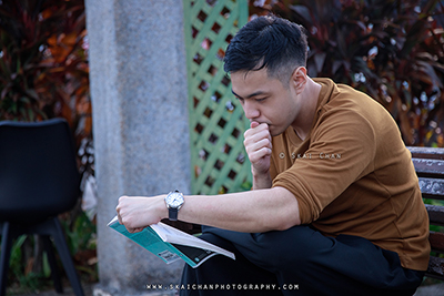 Lifestyle Reading Photoshoot - Raymund @ Park @ Serangoon Garden