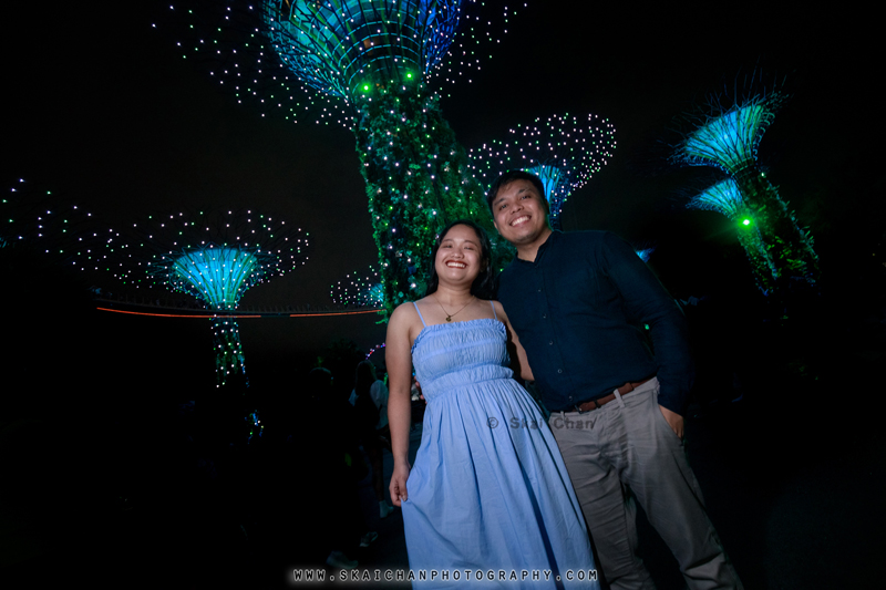 Outdoor casual couple photoshoot with Bryan & Abby at Gardens by the Bay Outdoor casual couple photoshoot with Bryan & Abby at Gardens by the Bay